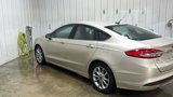 Used 2017 Ford Fusion SE w/ Fusion SE Technology Package image 4