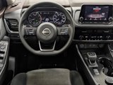 Used 2022 Nissan Rogue SV image 4