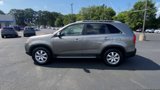 Used 2013 Kia Sorento LX w/ Convenience Pkg image 5