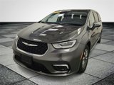 Used 2022 Chrysler Pacifica Limited w/ Uconnect Theater Family Group image 3