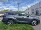 Used 2021 Toyota Highlander XLE image 3