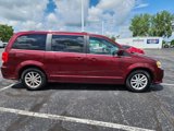 Used 2019 Dodge Grand Caravan SXT image 2