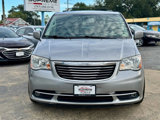 Used 2015 Chrysler Town & Country Touring image 2