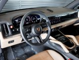 Used 2025 Porsche Cayenne image 4