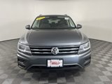 Used 2019 Volkswagen Tiguan SE w/ Panoramic Sunroof Package image 2