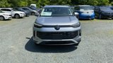 New 2025 Volkswagen Tiguan SE image 2