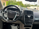 Used 2013 Chrysler Town & Country Touring image 6