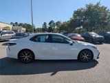 Used 2023 Toyota Camry SE image 2