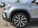 Used 2024 Volkswagen Taos SE image 5