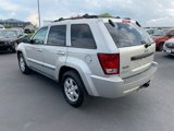 Used 2009 Jeep Grand Cherokee Laredo image 4