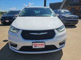 Used 2023 Chrysler Pacifica Limited image 2