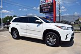 Used 2017 Toyota Highlander XLE image 3
