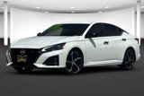 Used 2023 Nissan Altima 2.5 SR image 2