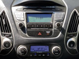Used 2011 Hyundai Tucson Limited image 3