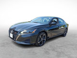 Used 2024 Nissan Altima 2.5 SR w/ SR Premium Package image 3