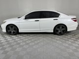 Used 2017 Honda Accord Touring image 4