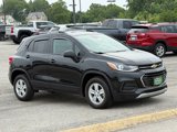 Used 2022 Chevrolet Trax LT w/ LT Convenience Package image 2
