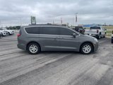 Used 2022 Chrysler Pacifica Touring-L image 4