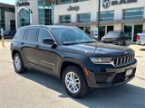 Used 2023 Jeep Grand Cherokee Laredo image 3