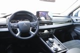 Used 2022 Mitsubishi Outlander SE image 3
