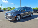 Used 2017 Chrysler Pacifica Touring-L image 3