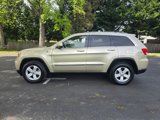 Used 2011 Jeep Grand Cherokee Laredo image 2