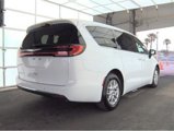 Used 2023 Chrysler Pacifica Touring-L image 5
