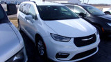 Used 2022 Chrysler Pacifica Touring-L image 3