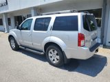 Used 2006 Nissan Pathfinder LE w/ (U01) LE Navigation Pkg image 2
