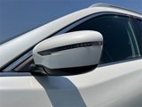 Used 2017 Nissan Rogue SV image 3