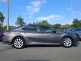 Used 2020 Toyota Camry LE image 3