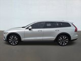 Used 2020 Volvo V60 T5 Cross Country image 2