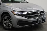 Used 2022 Volkswagen Jetta SE w/ Panoramic Sunroof Package image 3