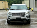 Used 2016 Ford Explorer XLT w/ Equipment Group 202A image 2