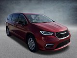 New 2025 Chrysler Pacifica Select image 2