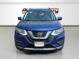Used 2017 Nissan Rogue SV w/ SV Premium Package image 2