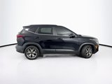 Used 2021 Kia Seltos EX image 4