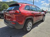Used 2016 Jeep Cherokee Sport image 4