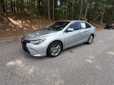 Used 2016 Toyota Camry SE image 2