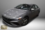 New 2025 Hyundai Elantra SE image 3