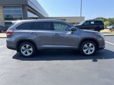 Used 2019 Toyota Highlander Limited image 2
