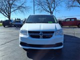 Used 2019 Dodge Grand Caravan SE w/ UConnect Hands-Free Group image 2