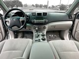 Used 2010 Toyota Highlander 2WD image 3