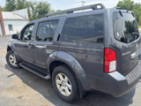 Used 2010 Nissan Pathfinder SE image 4