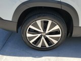 Certified 2022 Volkswagen Taos SE image 5