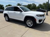 Used 2024 Jeep Grand Cherokee Laredo X image 3