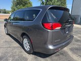 Used 2017 Chrysler Pacifica Touring image 5