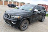 Used 2021 Jeep Grand Cherokee Limited w/ Luxury Group II image 2
