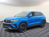 Certified 2022 Volkswagen Taos SE w/ Panoramic Sunroof Package image 3