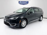 Used 2020 Chrysler Pacifica Touring-L image 3